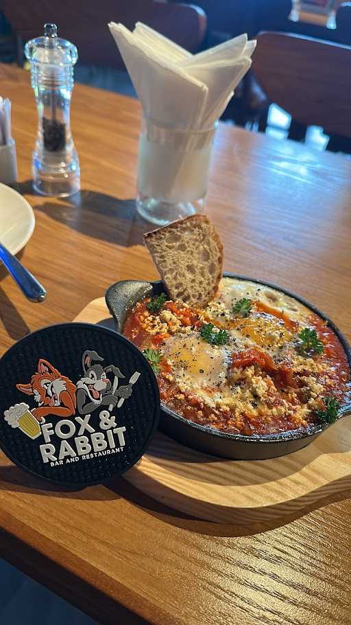 Fox & Rabbit Sports Bar And Restaurant 4