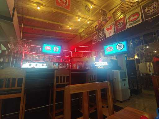 Turtle Sports Bar 10