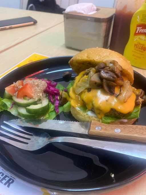 Cheers Burger Bali 6