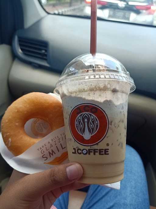 J.Co Donuts & Coffee 4