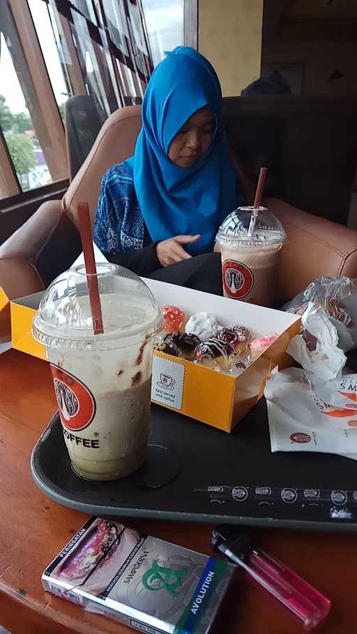 J.Co Donuts & Coffee 10