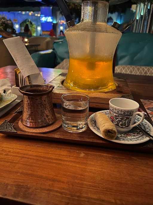 Shisha Cafe مطعم عربي/ شيشة 10