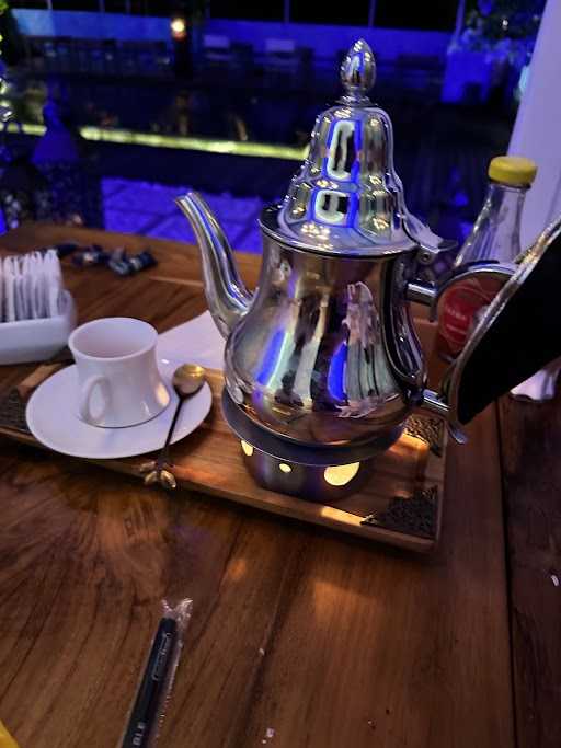 Shisha Cafe مطعم عربي/ شيشة 2