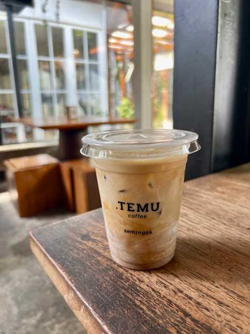 Titik Temu Cafe - Seminyak 6