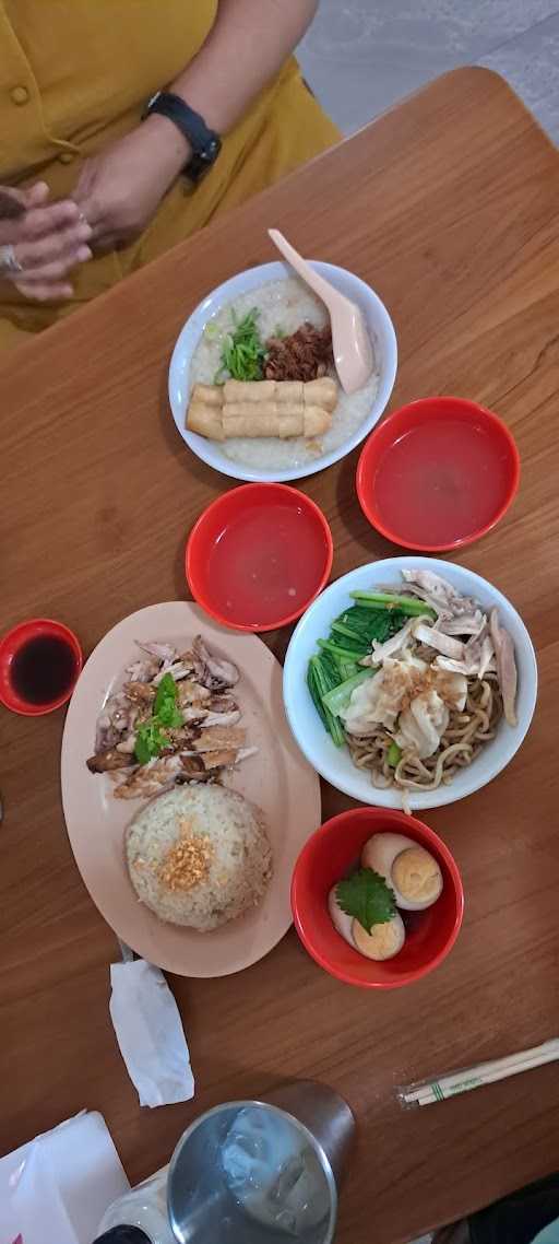 Bakmi & Bubur Ayam Bintang Lima 8