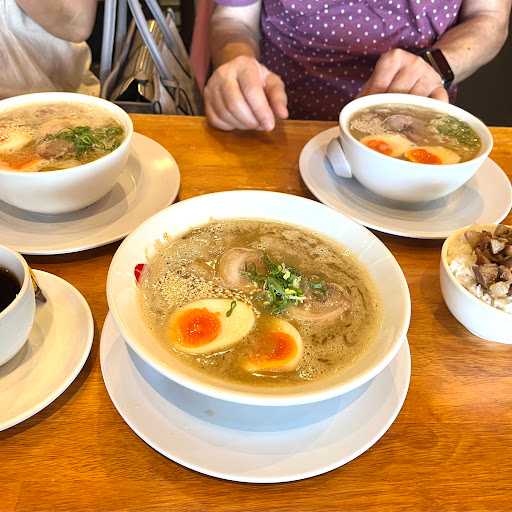 Hakata Ikkousha Ramen 10