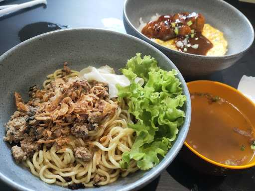 Bakso Buka Baju - Gubuk Makan Bakso Keju, Dewi Sri 9