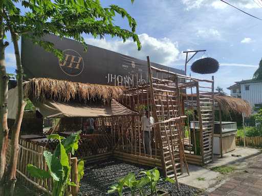 Jhony House Legian 4