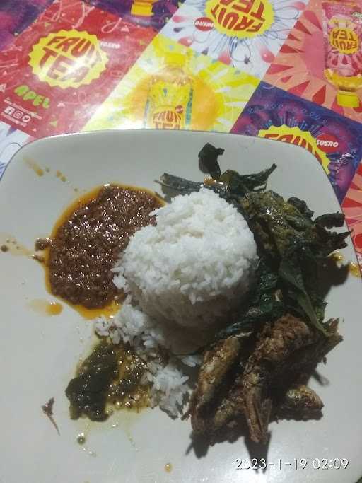 Rumah Makan Mak' Eri Minang 1