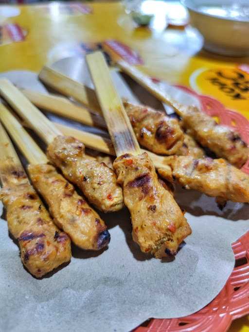 Sate Babi Bawah Pohon 3