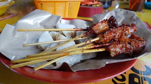 Sate Babi Bawah Pohon 8