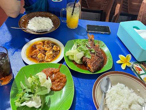 Seafood & Lalapan “Cak Lim“ 1