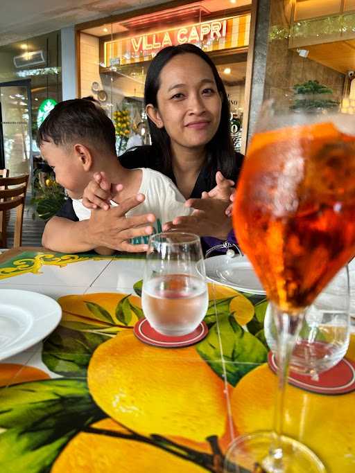 Villa Capri Beachwalk Bali 10