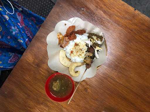 Warung Babi Guling Men Gede 8