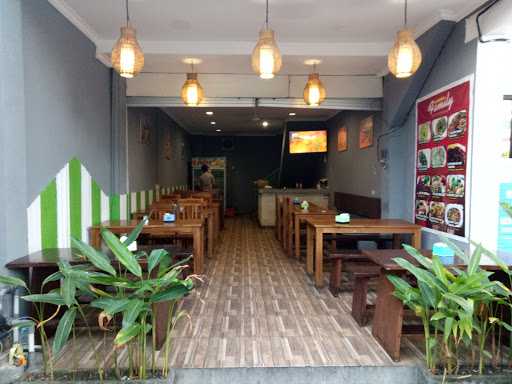 Warung Family Kuta - Asian, Western Restaurant 4