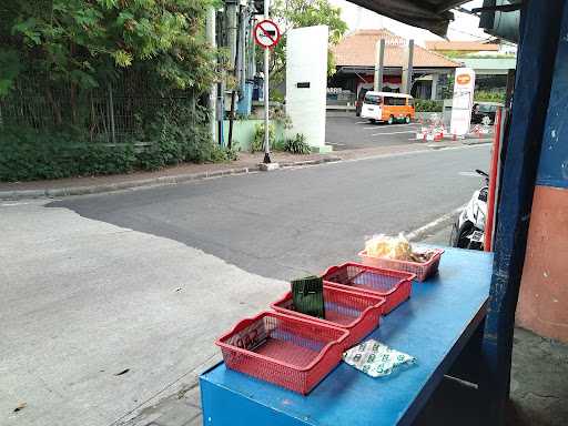 Warung Muslim Pak Budi 9