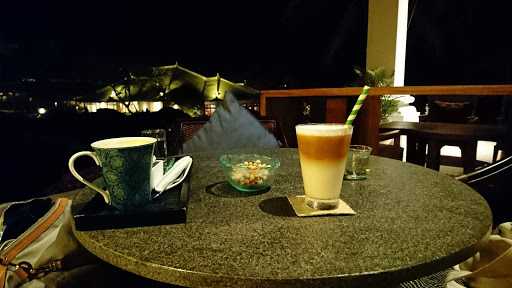 Veranda Lounge And Bar 7