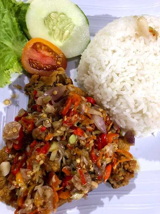 Angkringan Spesial Ayam Pedas 9