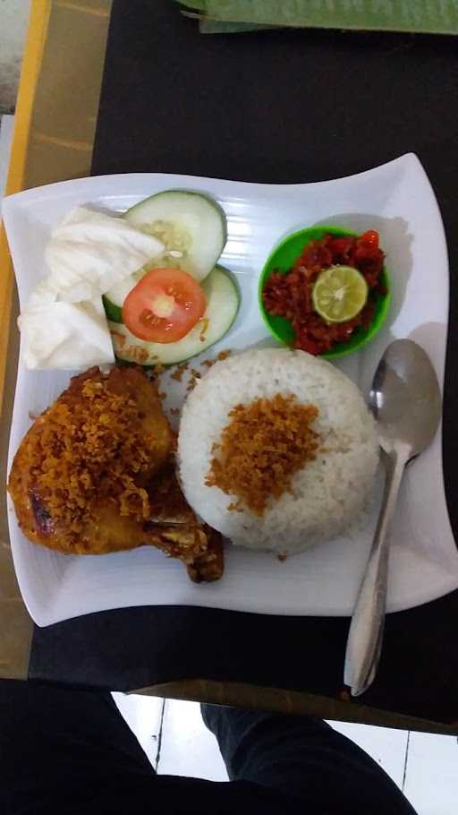 Angkringan Spesial Ayam Pedas 4