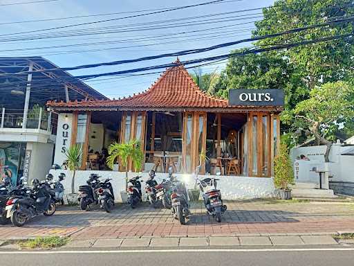 Ours Uluwatu 1