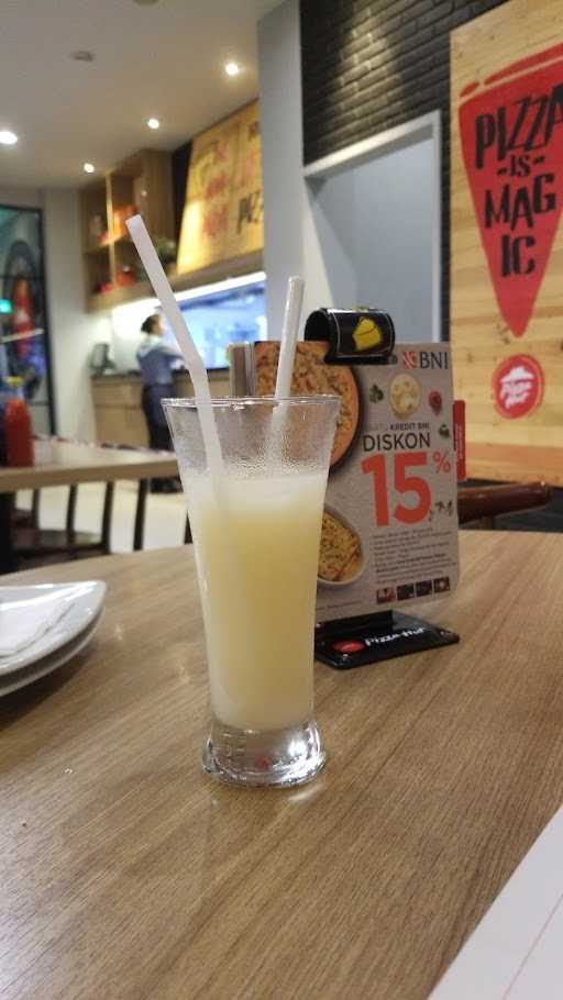 Pizza Hut Restoran 6