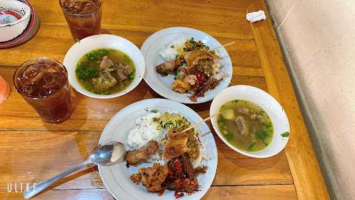 Warung Babi Guling Sari Dewi Bp. Dobil 2