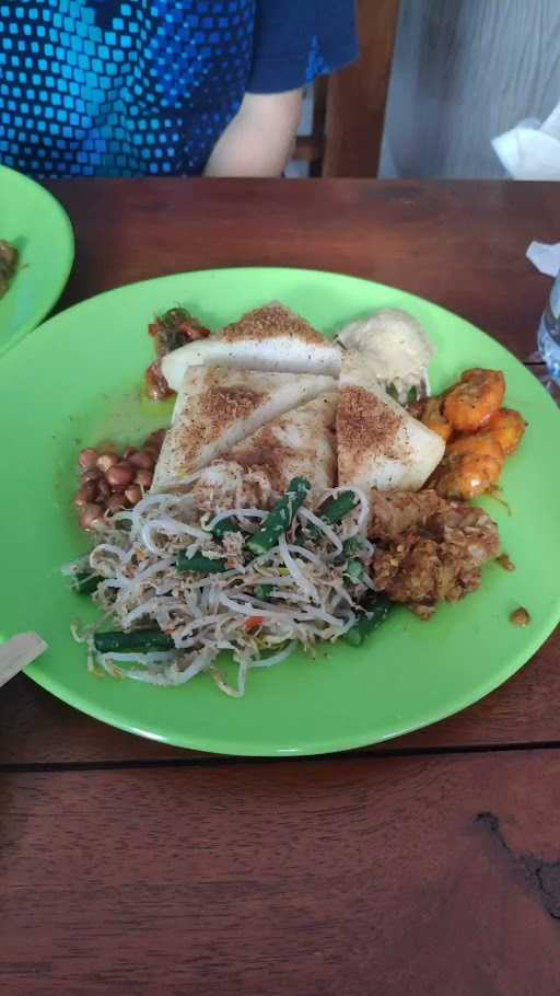 Warung Babi Genyol Munduk Catu Ungasan 3