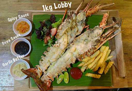 Lazy Lobster Bali & Wing Haus 10