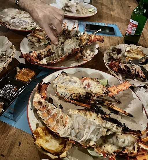 Lazy Lobster Bali & Wing Haus 1