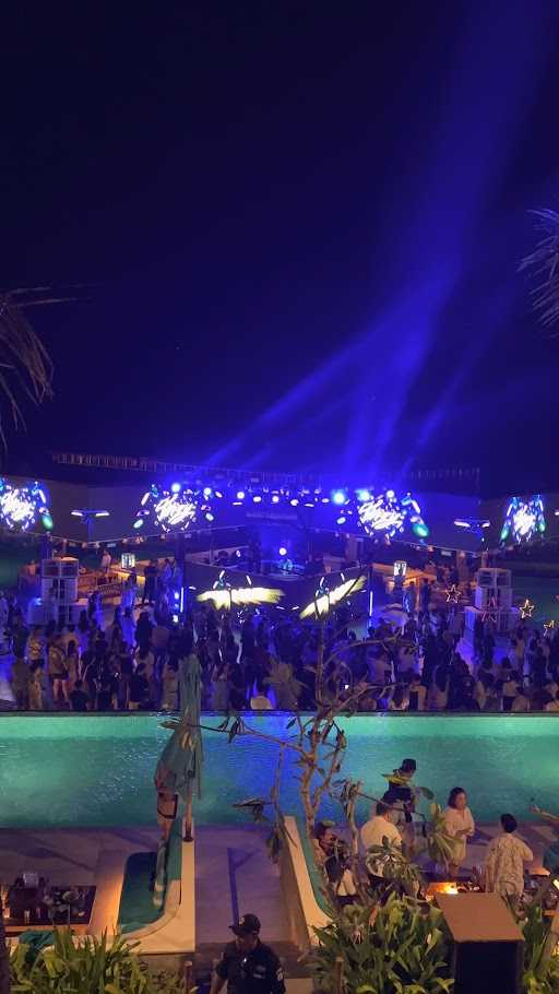 Atlas Beach Club 8