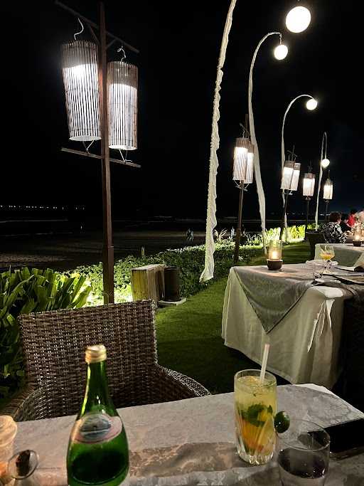 Breeze At The Samaya Seminyak 4