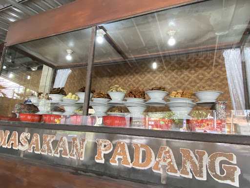 Masakan Padang Petitenget 10