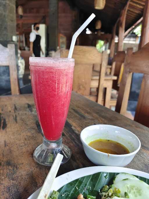 Nasi Ayam Kedewatan Ibu Mangku - Petitenget Seminyak 7