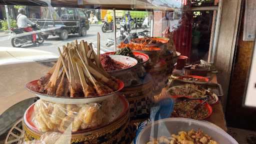 Warung Babi Guling Sarinadi 4