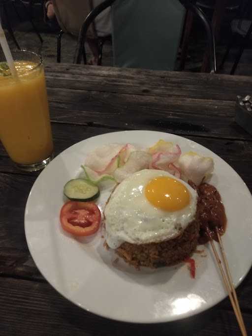 Warung Canteen Canggu 10