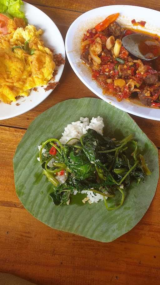 Rumah Makan Dadakan Sunda 1