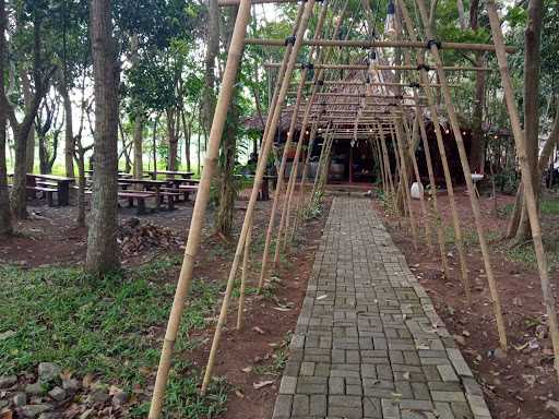 Saung Jalak Resto&Cafe 4