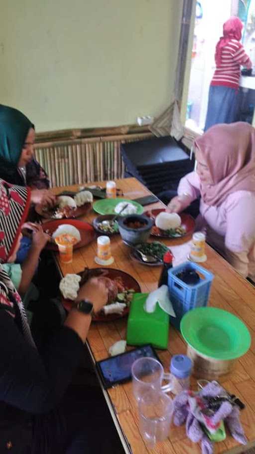 Warung Nasi Mbu Heni 10