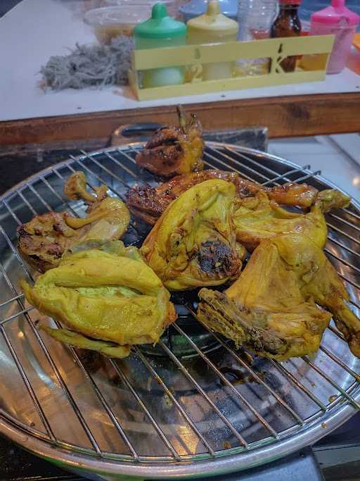 Warung Nasi Mbu Heni 8