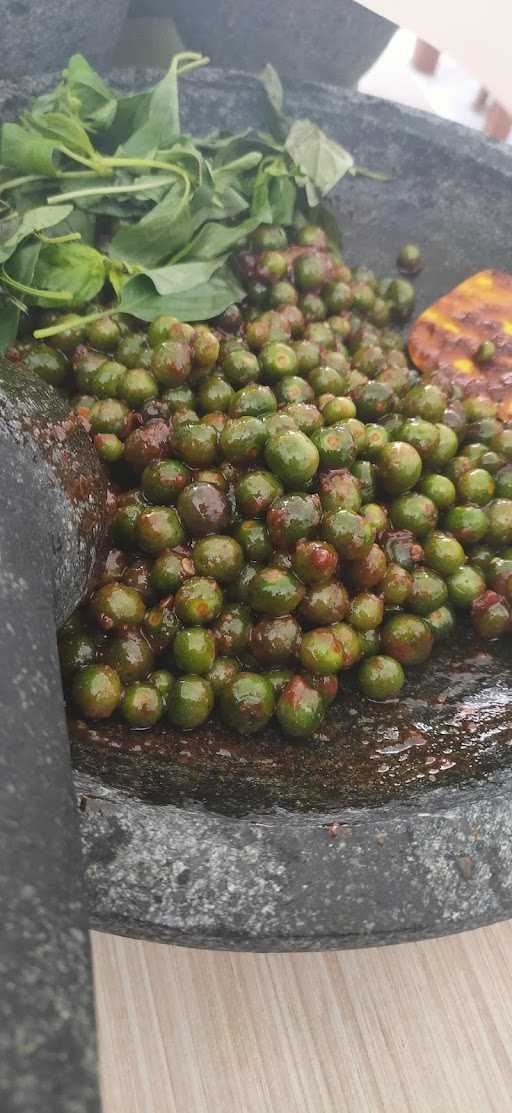 Warung Nasi Mbu Heni 9