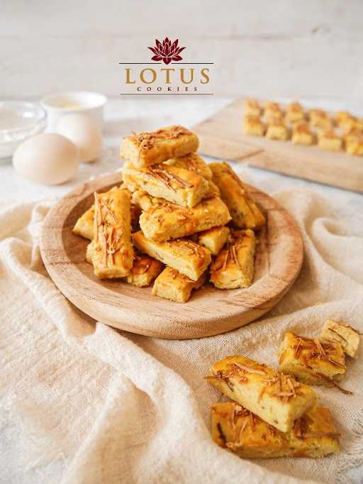 Lotus Cookies & Cake 9