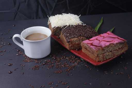 Banana Cake Vrda Cabang Lakarsantri Surabaya 1