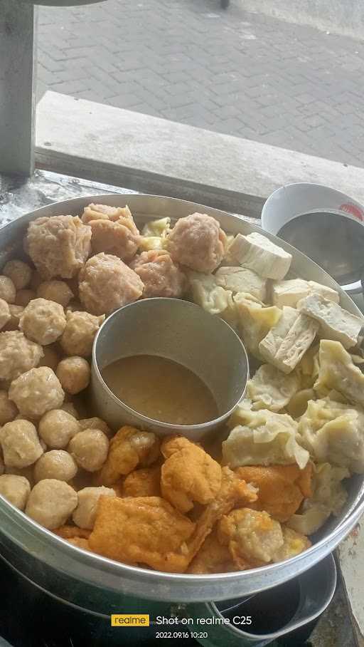 Bakso Dan Mie Ayam Nyaman 9