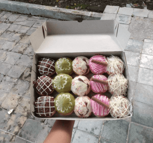 Nuy Donut'S , Donut'S & Cake 8