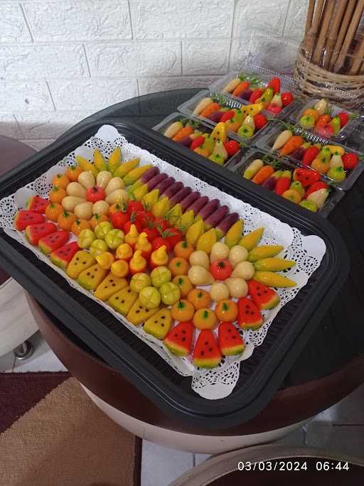 Aishwa Mini Fruits & Cake 9