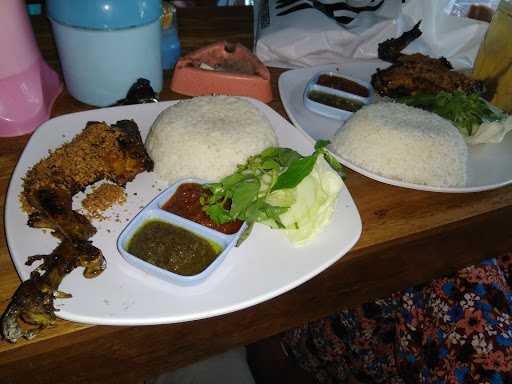 Resto Ayam Bakar Ngimbang 5