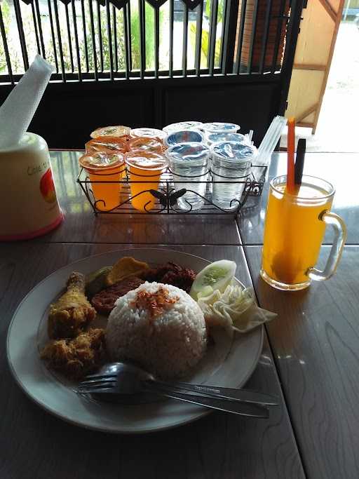 Warung Makan Dhe Jum 8