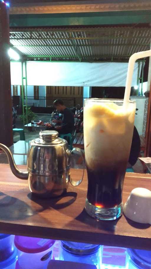 Tempat Duduk Coffee 7