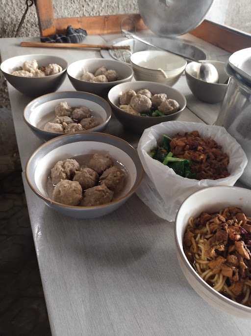 Mie Baso Layung Sari 1