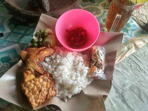 Warung Makan Ayam Penyet 1